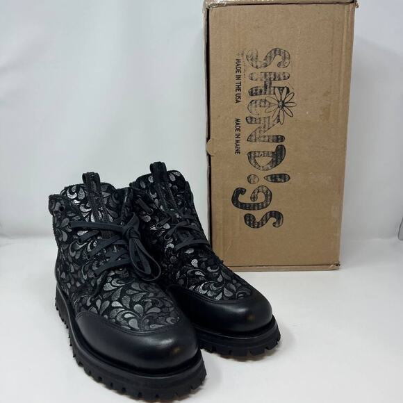 NIB Shind!gs Women's Black Combat Boots Chunky Vibram Sole Lug Tread   Sz. 9.5B - Picture 2 of 16